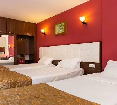 Niss Lara Hotel 3*